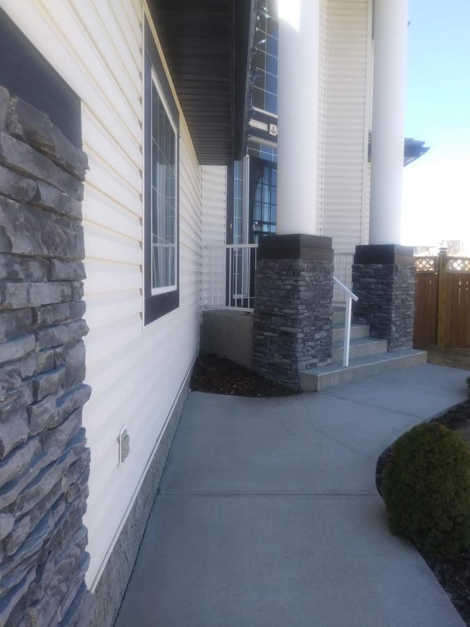 680 Sq Ft Private Space With Ensuite Bathroom YYC Exterior foto