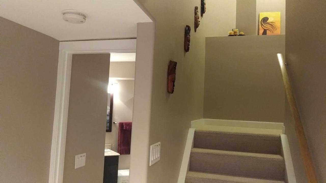680 Sq Ft Private Space With Ensuite Bathroom YYC Exterior foto